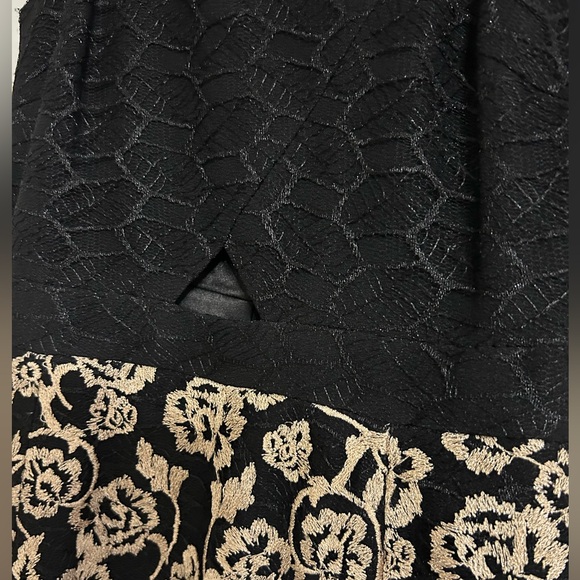 Gianni Bini Black and Gold Lace Dress Size 4 - Picture 3 of 5